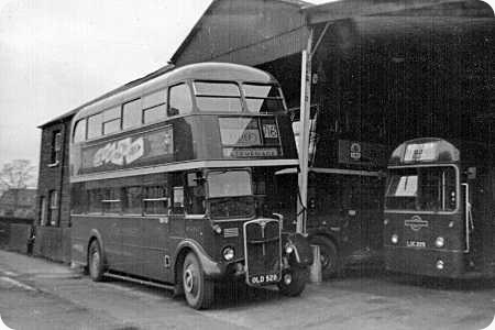 London Transport - AEC Regent III RT - OLD 528 - RT4742